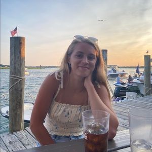 Meet your Posher, Claire